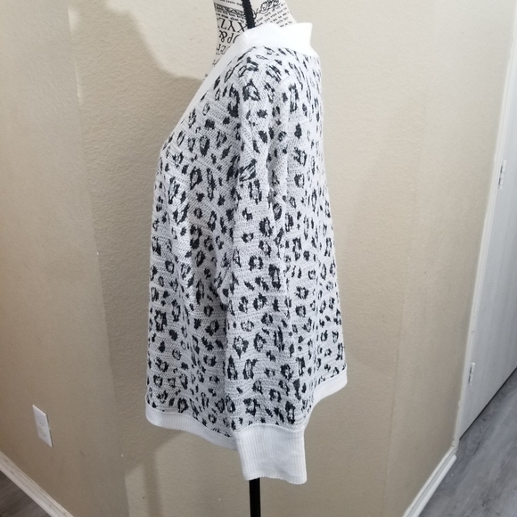 Vince Camuto animal print‎ size Medium - Picture 2 of 8